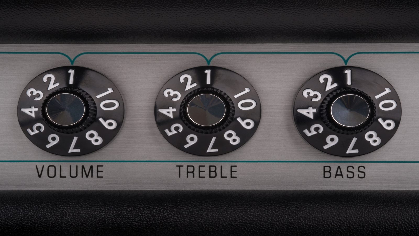 Turntable with timecode vinyl connected to an audio interface